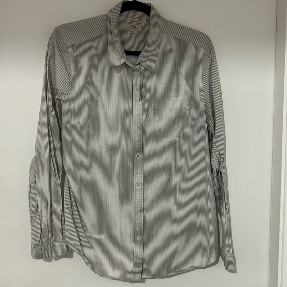 Levi’s Long Sleeve Button Up Shirt